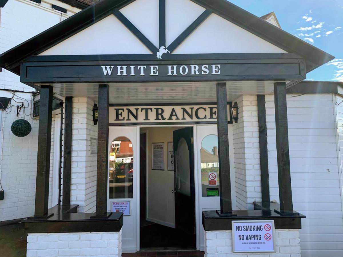 White Horse Tavern Telford Kültér fotó